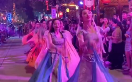 小姐姐国庆跳舞,小姐姐舞动青春风采